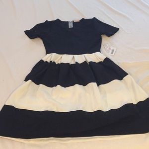 New Lularoe Amelia Black and White Small